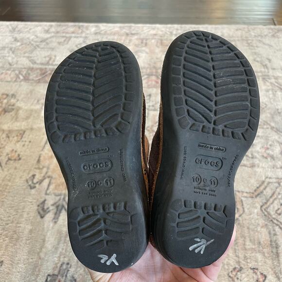 Crocs Brown Patchwork Suede Leather Studded Cobbler Boots Kid's Size 10-11C EUC - Picture 5 of 9